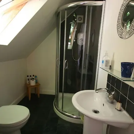 The Tree House Apartment *