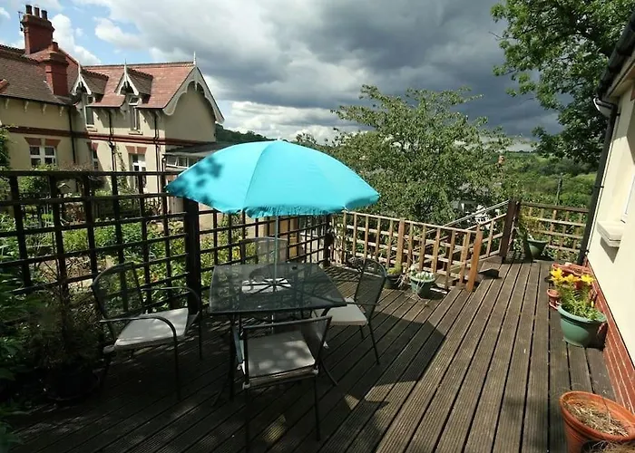 Apartament The Tree House